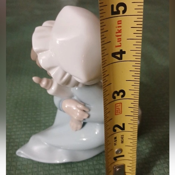 Lladro Baby Girl Holding Bottle 5" Vtg 1980, Collectible Mint Condition - Picture 2 of 4